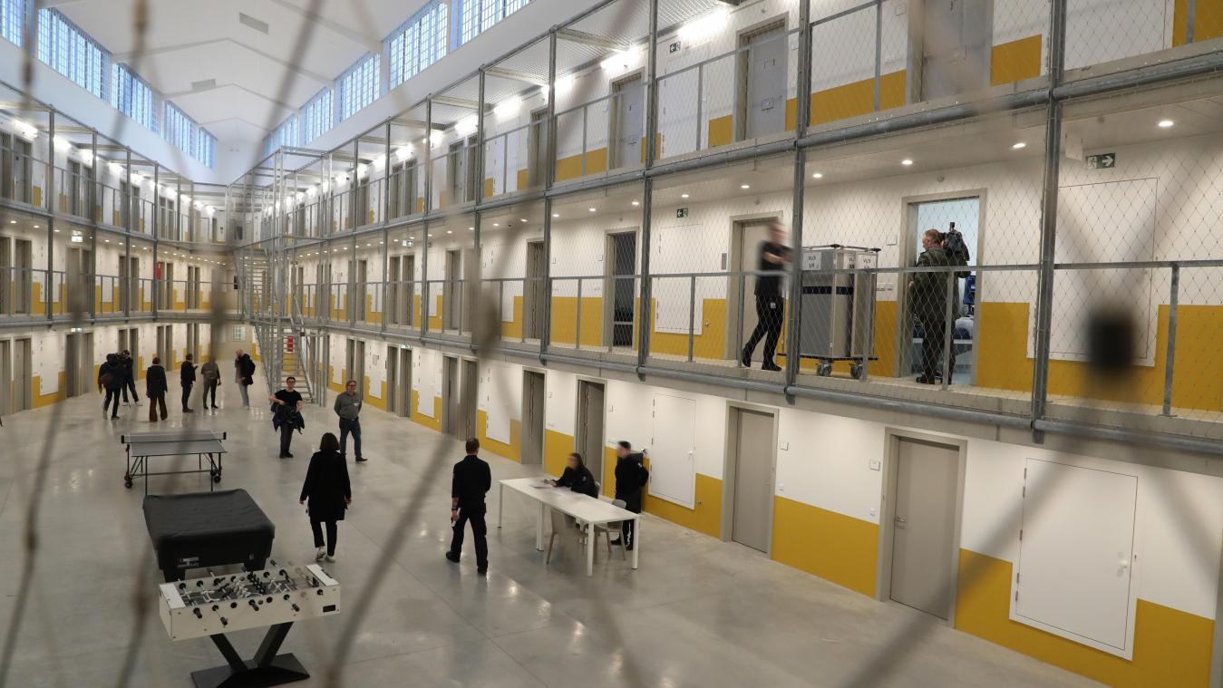<p>Im Gefängnis von Dendermonde herrscht akuter Platz- und Personalmangel – inzwischen schlafen Dutzende Häftlinge am Boden.</p>