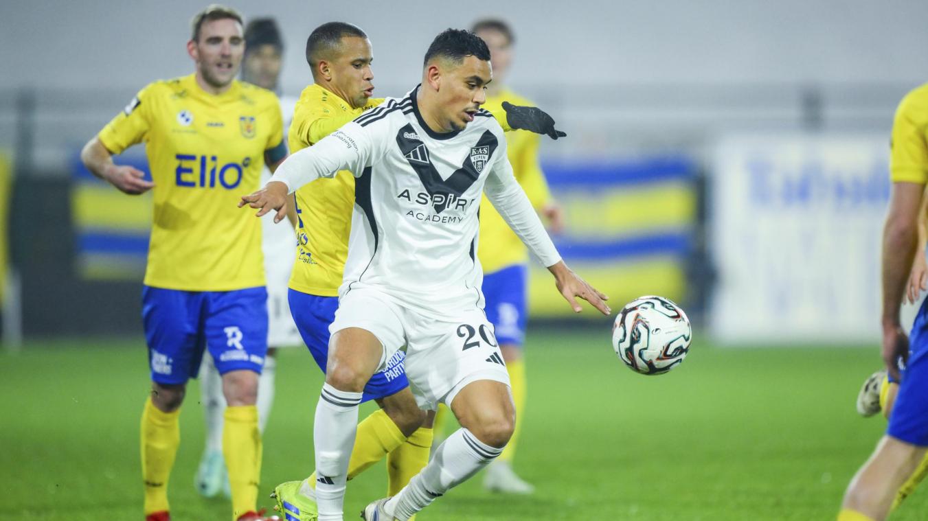 <p>Ob das Heimspiel der AS Eupen (Zakaria Atteri am Ball) gegen Lommel am Freitagabend im Fernsehen übertragen wird, steht aktuell mehr denn je in den Sternen.</p>