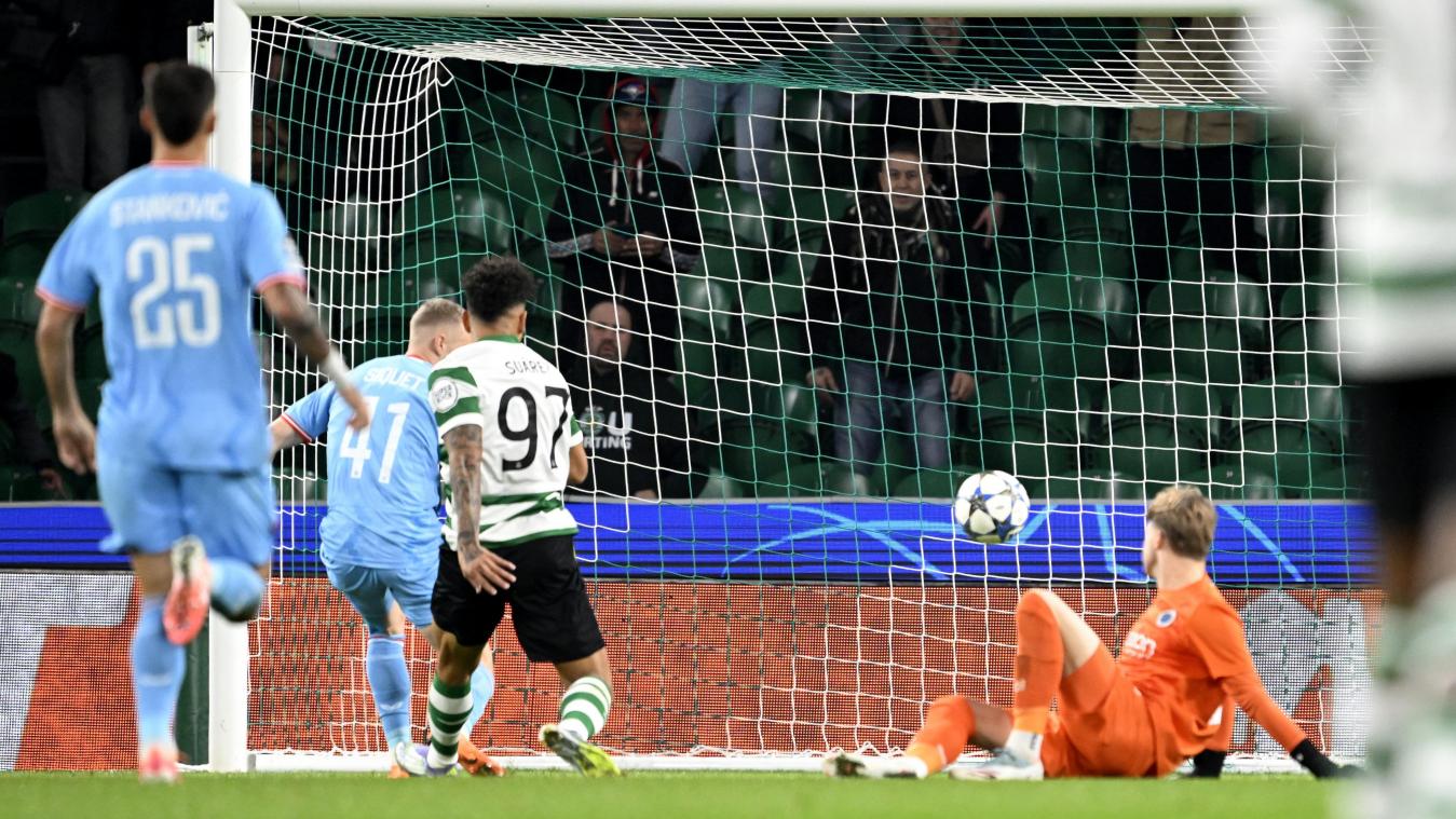 <p>Luis Suarez , Stürmer von Sporting Lissabon, verpasst eine Chance während des UEFA-Champions-League-Spiels gegen Club Brügge.</p>