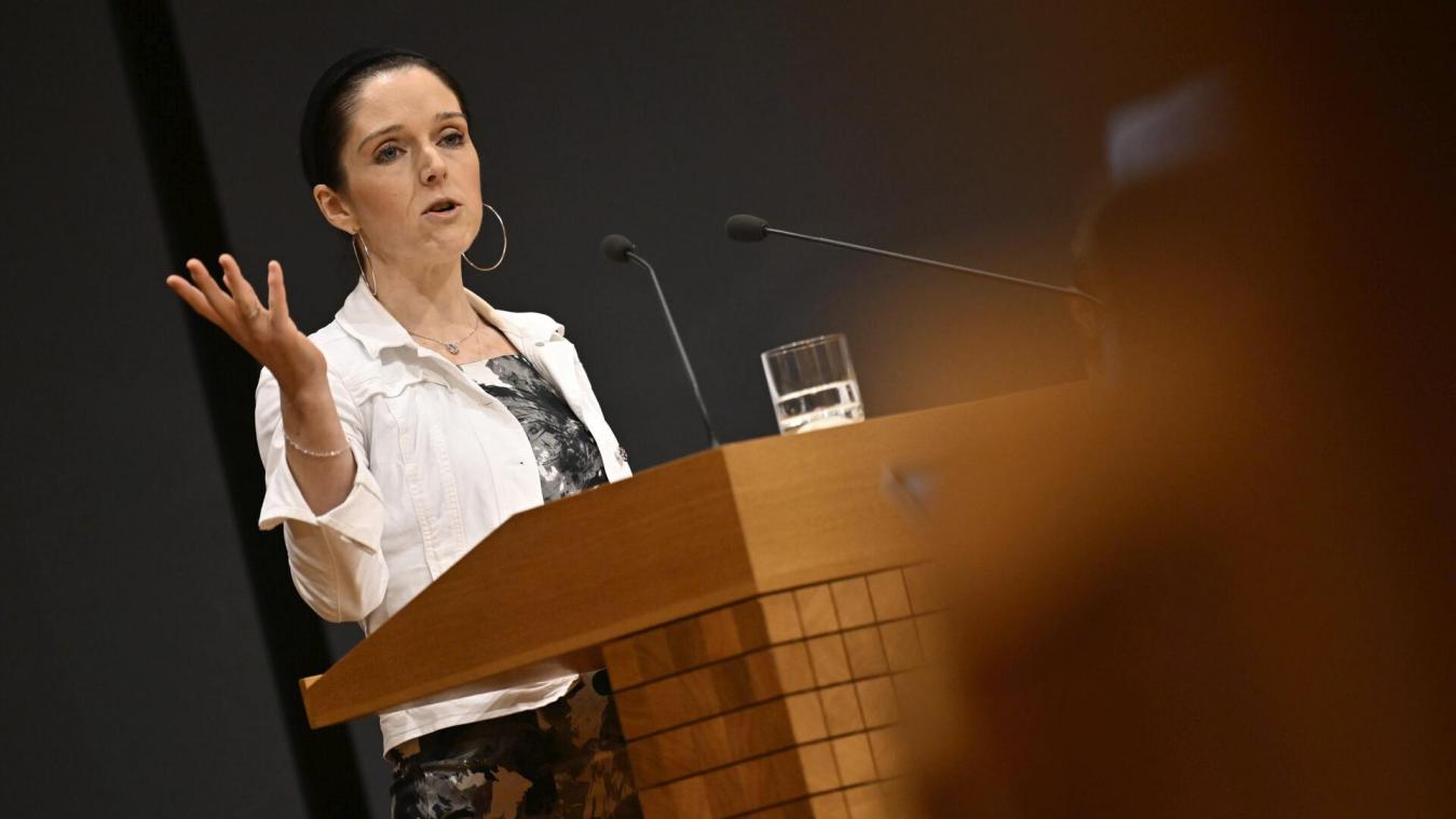 <p>Fabienne Colling hinterfragte die Folgen des Wegfalls der Mietbeihilfen und drängte auf eine Prüfung der Finanzierung für die Sozialen Immobilienagenturen.</p>
