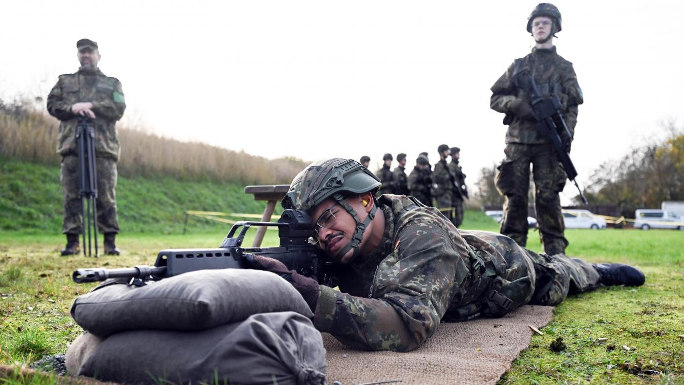 <p>Politiker von Union und SPD haben sich für den neuen Wehrdienst auf eine flächendeckende Musterung geeinigt.</p>