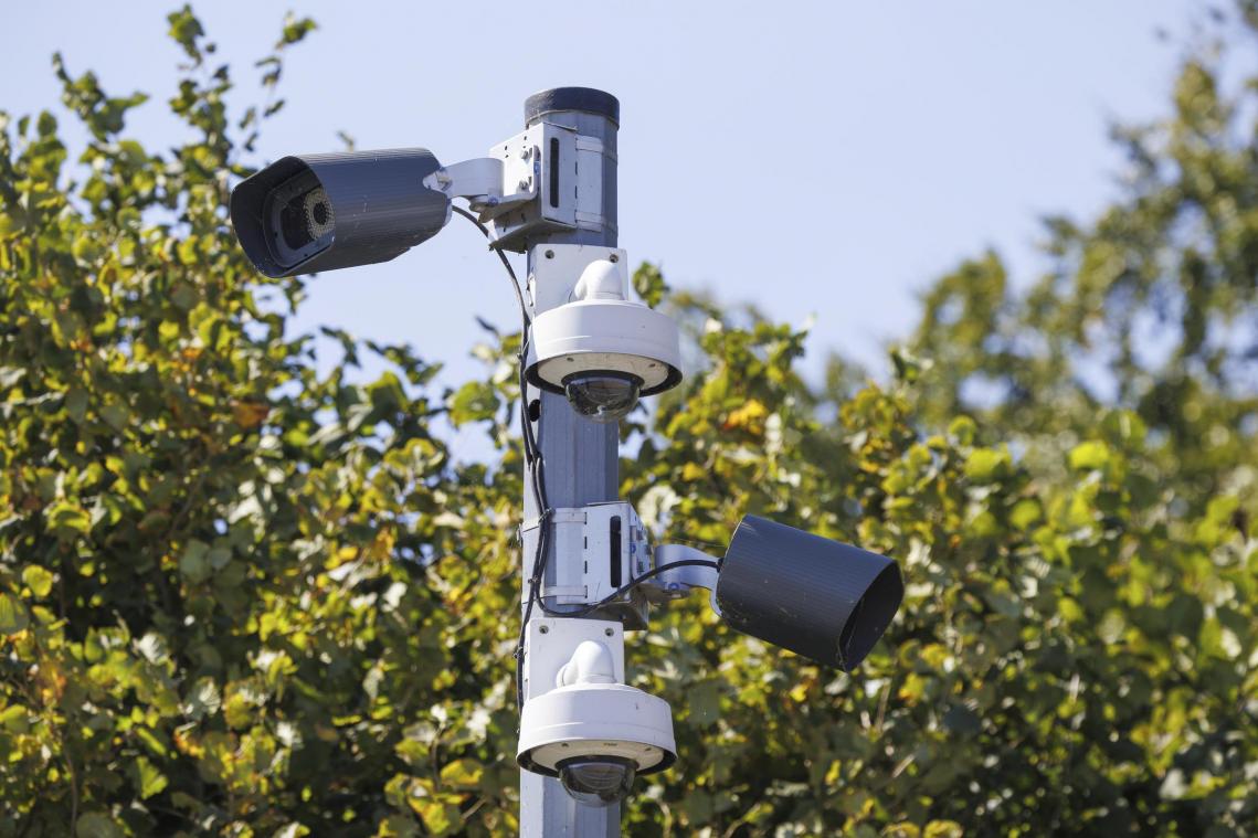 <p>Die neuen kommunalen Kameras ergänzen die fünf ANPR-Systeme, die die Polizeizone bereits am 1. Dezember vorgestellt hatte.</p>