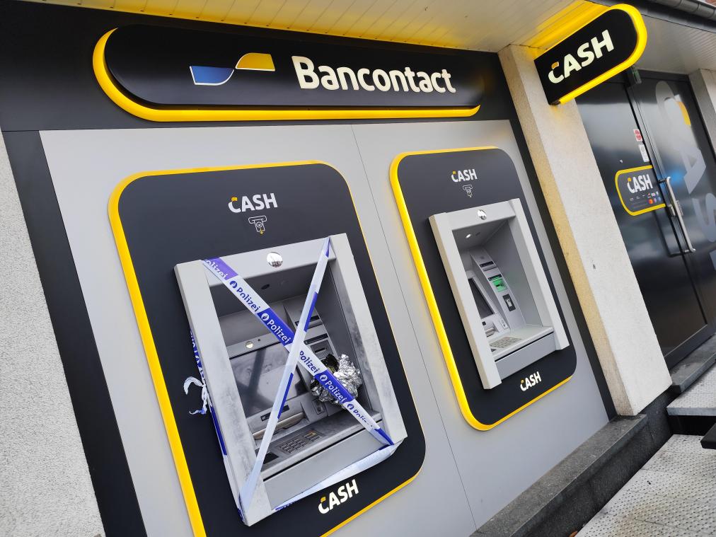 <p>Dieser Bankautomat in Büllingen wurde beschädigt.</p>