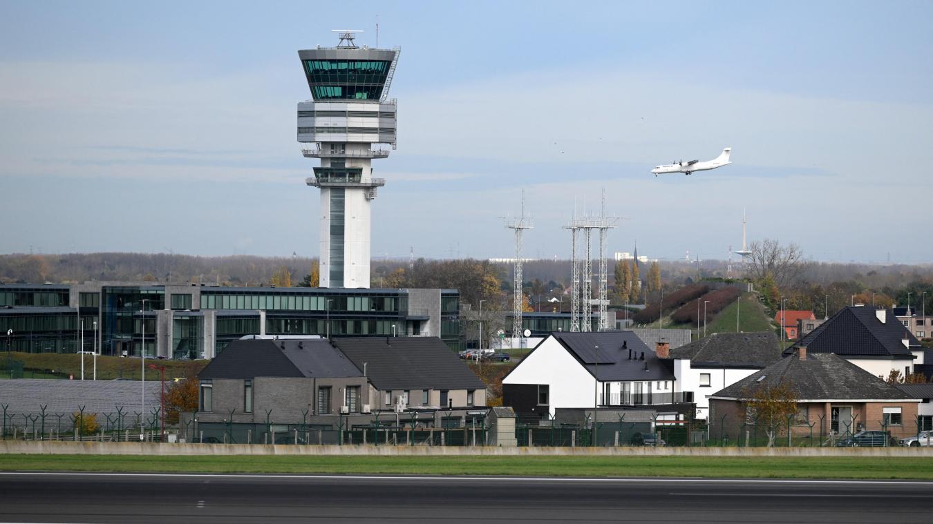 <p>Ein Blick auf den Kontrollturm vom Brussels Airport</p>