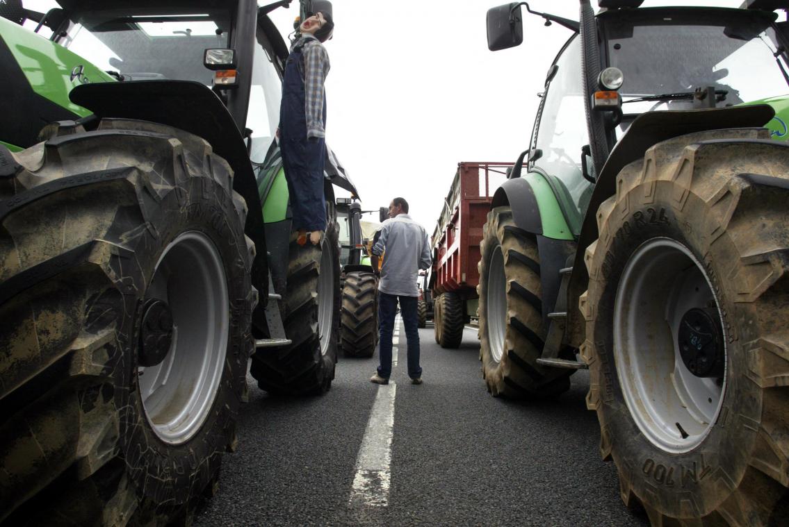 <p>Am Steuer und unter Einsatz seines Traktors machte sich ein junger Mann aus der Eifel bei einer Bauerndemo laut Angaben der Justiz an einer polizeilichen Absperrung zu schaffen.</p>