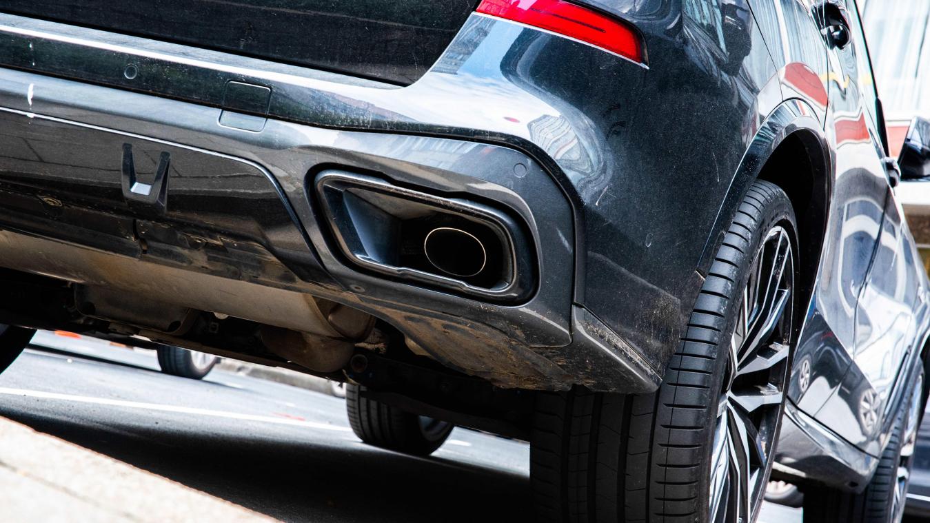 <p>Neuzulassungen von Autos mit Verbrennungsmotor sollen weiterhin möglich sein, wenn ein Großteil der CO₂-Emissionen durch klimafreundliche Materialien und Kraftstoffe ausgeglichen wird.</p>