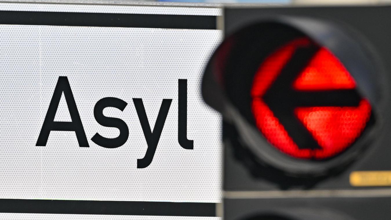 <p>EU-Parlament stimmt für Auslagerung von Asylverfahren</p>
