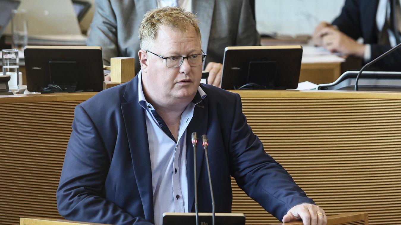 <p>Der Ecolo-Abgeordnete Freddy Mockel (Bild) hat beim wallonischen Ministerpräsidenten nach der konkreten Umsetzung des Urteils des Verfassungsgerichtshofs zur Verwendung der deutschen Sprache in Strafprotokollen nachgefragt.</p>