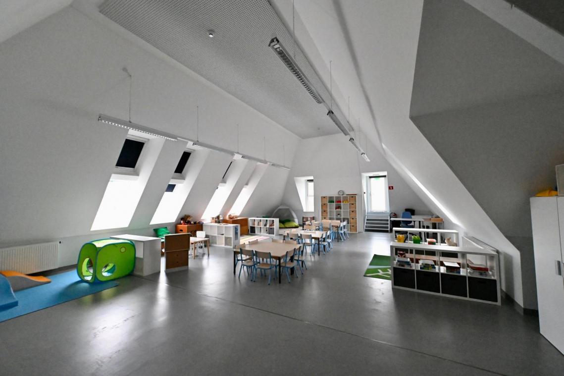 <p>Im oberen Stockwerkder Gemeindeschule Hergenrath ist ein heller, großzügiger Raum für die Außerschulische Betreuung entstanden.</p>