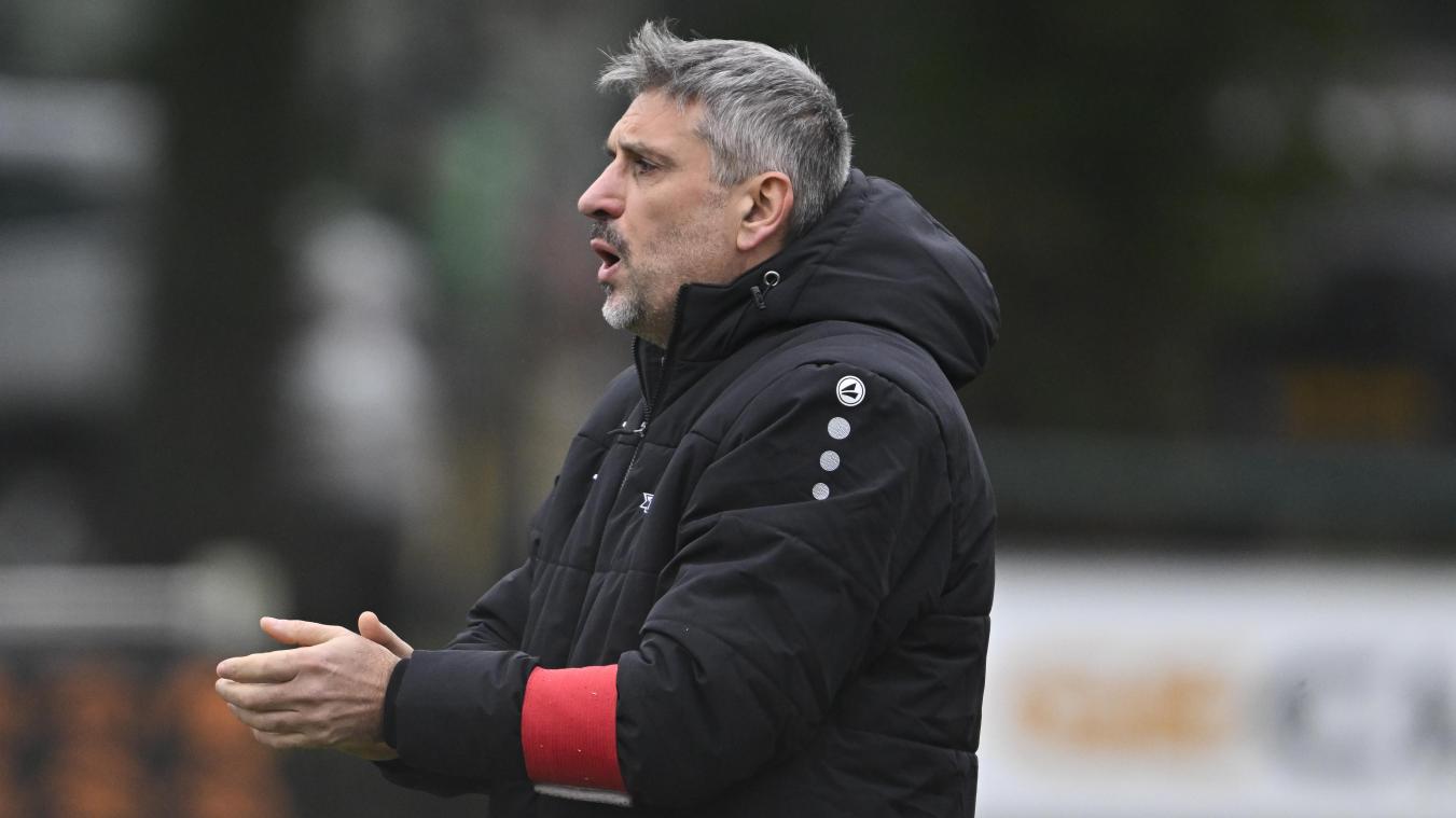 <p>Aufstiegstrainer Sélahattin Deniz bleibt Trainer in St.Vith.</p>