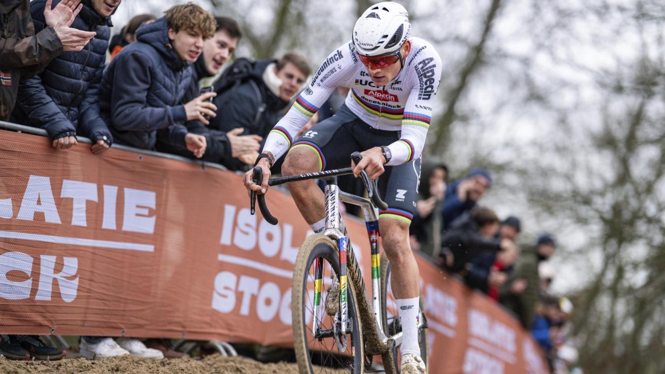 <p>Van Aert wird Zweiter: Mathieu van der Poel holt vierten Sieg im vierten Rennen</p>
