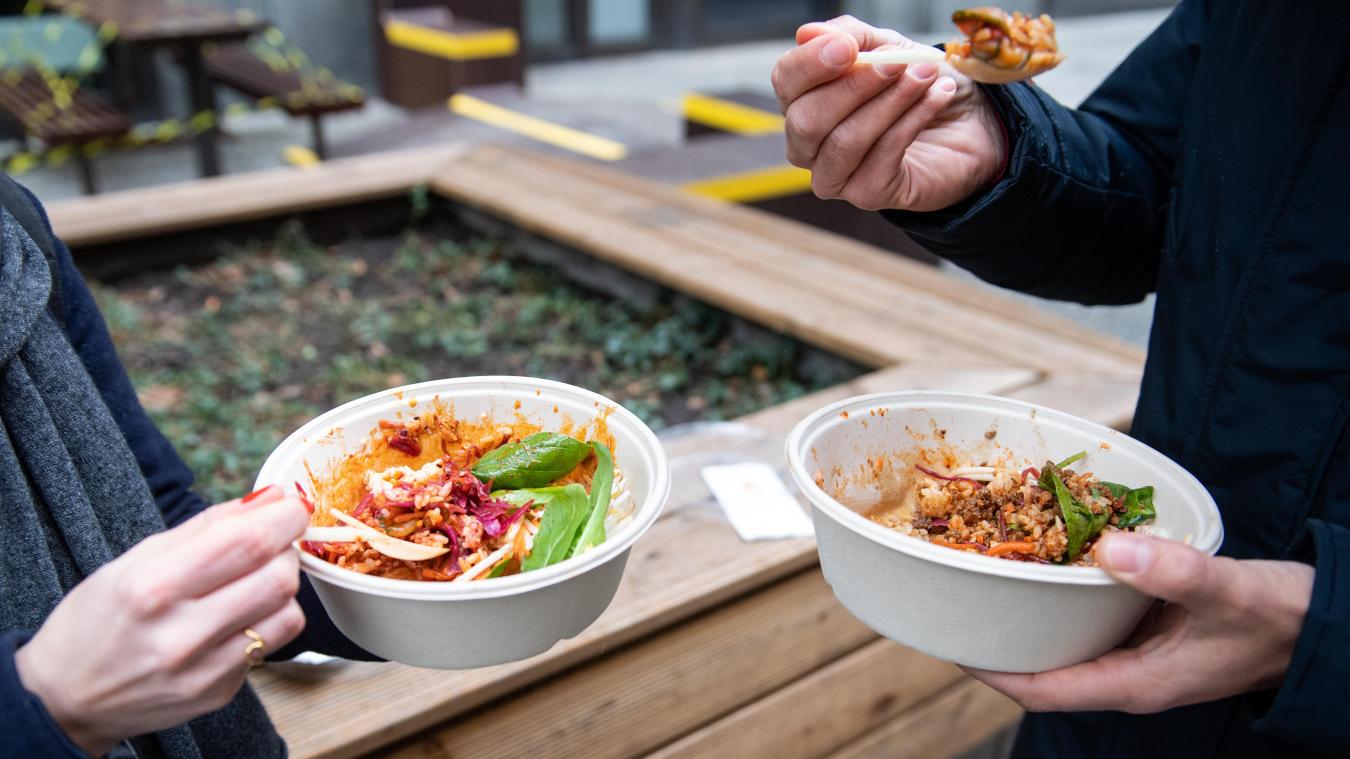 <p>Für frisch zubereitete Speisen zum Mitnehmen gilt in Belgien künftig ein Mehrwertsteuersatz von 12 Prozent.</p>