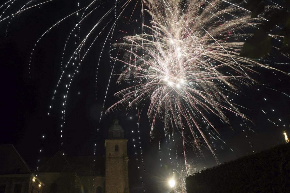 <p>2019 fand das letzte Feuerwerk neben der Malmedyer Kathedrale statt.</p>