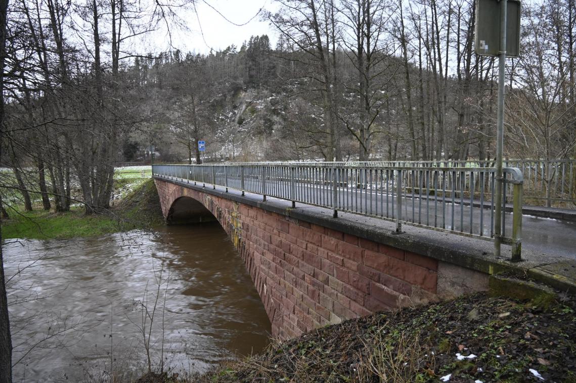 <p>Die Grenzbrücke über die Our zwischen Oberhausen und Welchenhausen wurde instandgesetzt.</p>