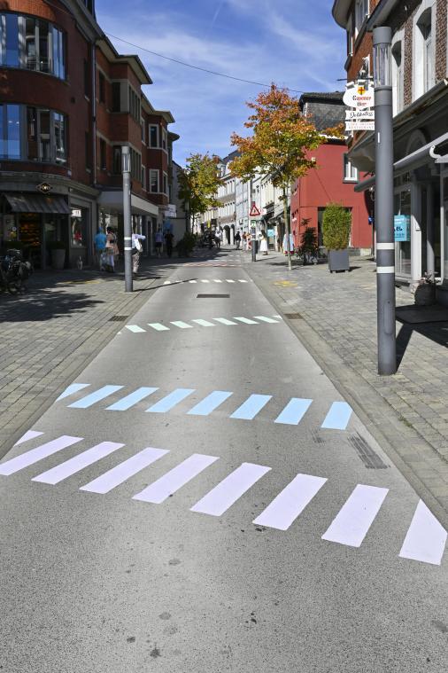 <p>Die bunten Zebrastreifen in der Klosterstraße sorgten für Aufsehen – auch aufgrund ihres schnellen Verschwindens</p>