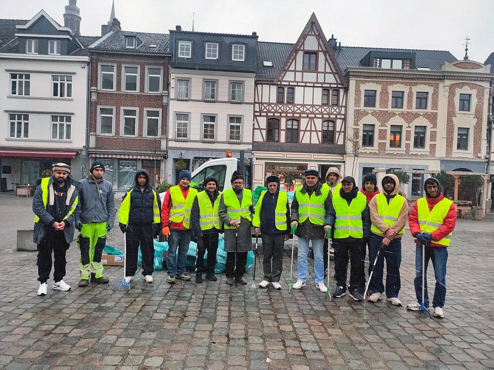 <p>Ahmadiyya Muslim Gemeinde sammelt in Eupen Silvestermüll ein</p>
