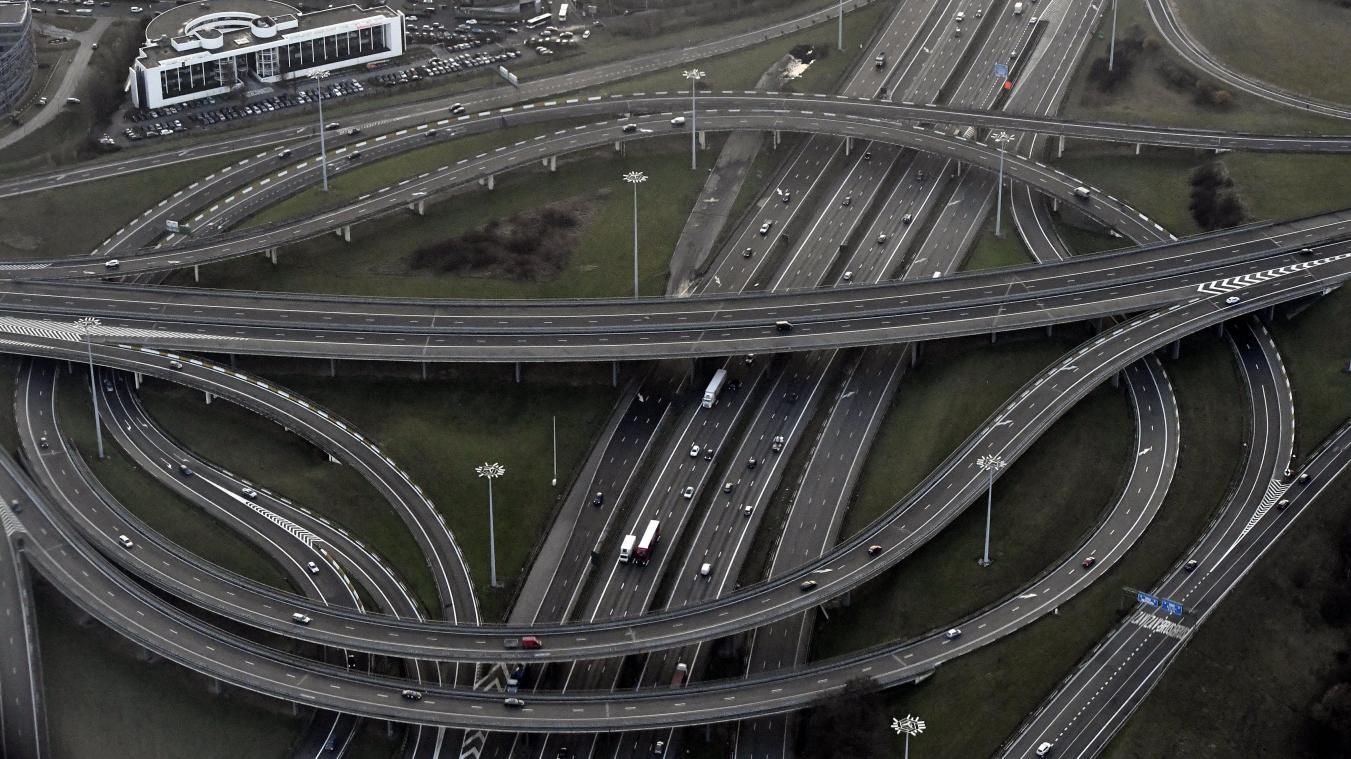 <p>Viele Beschäftigte in Belgien nutzen einen Firmenwagen – 2026 steigt der steuerpflichtige Vorteil für Verbrenner leicht an.</p>