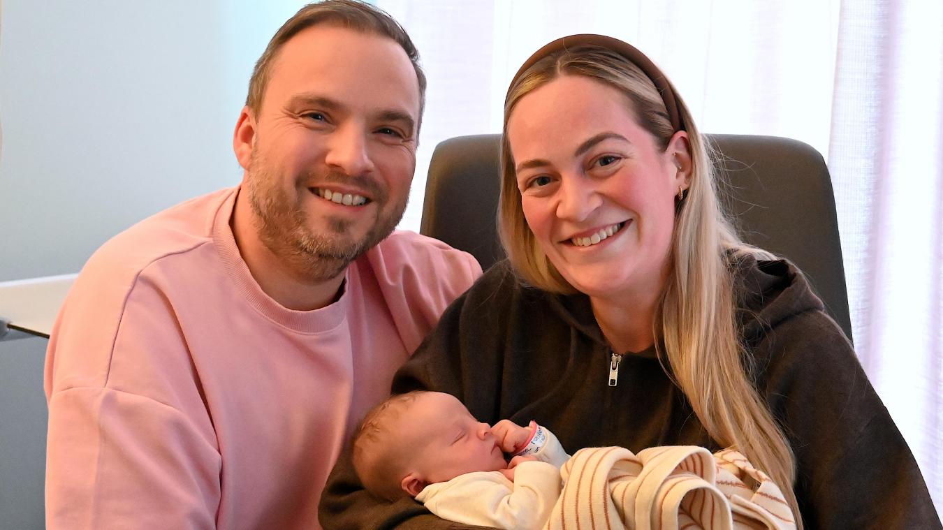 <p>Die stolzen Eltern Gilles Schammel und Mona Röhl freuen sich über die Geburt von Matilda.</p>