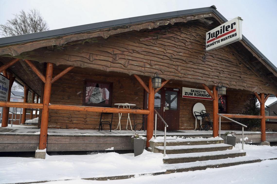 <p>Die Rocherather Skihütte „Zum Kornhof“ kann ihren Betrieb erst am Dienstag aufnehmen. Am Wochenende machte der starke Wind ein Anlegen der Loipen unmöglich.</p>