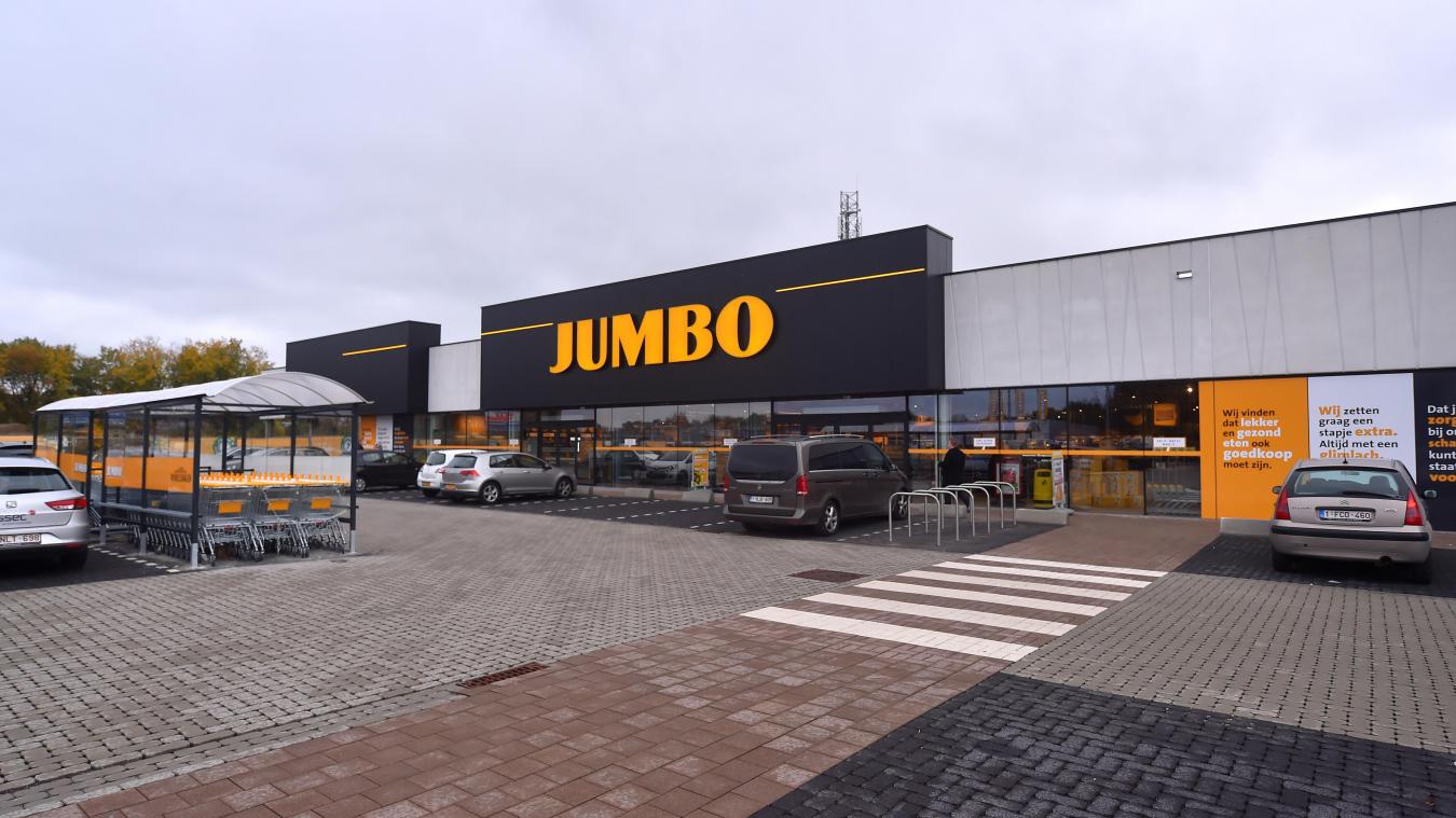 <p>Ein Blick von außen auf die Jumbo-Filiale in Pelt (Provinz Antwerpen)</p>