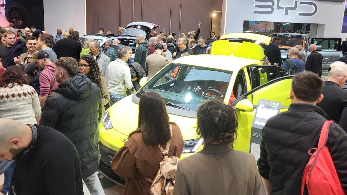 <p>Motoren, Machtverschiebungen und Menschenmengen: Großer Andrang am Stand des chinesischen Herstellers BYD</p>