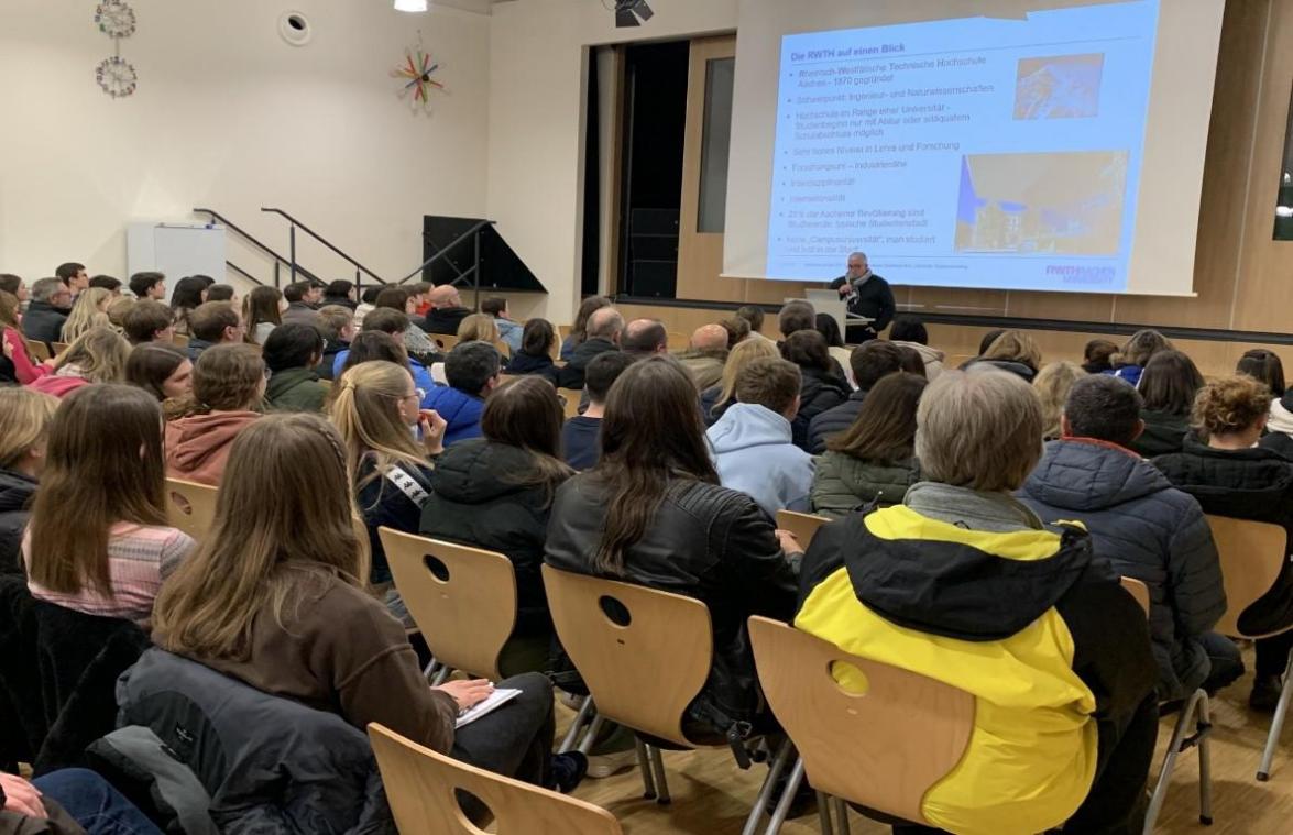 <p>Am 3. Februar können Schüler sich im KAE über ihre Zukunft informieren.</p>