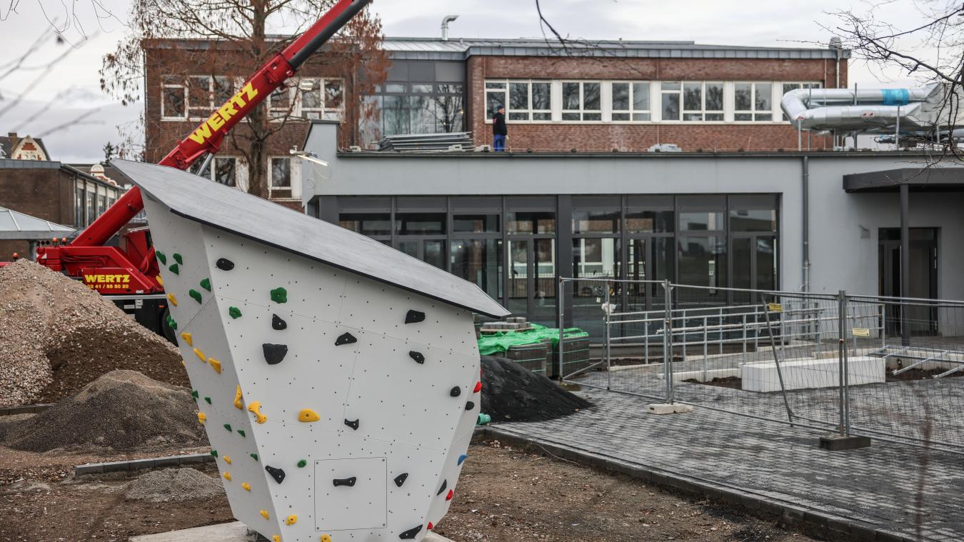 <p>Die Realschule Patternhof. Viereinhalb Jahre nach Flutkatastrophe öffnet sie wieder.</p>