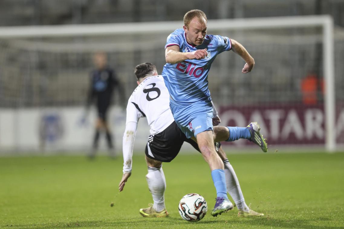 <p>Spielfreude aus Amel: Christian Brüls wurde vor allem vor der Pause – auch von Eupen – mit sämtlichen Freiheiten ausgestattet.</p>