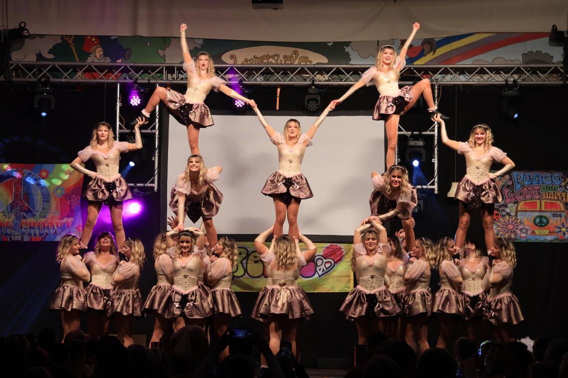 <p>Die Showtanztruppe Limitless begeisterte mit tollen Bildern, waghalsigen Würfen und toller Musik.</p>