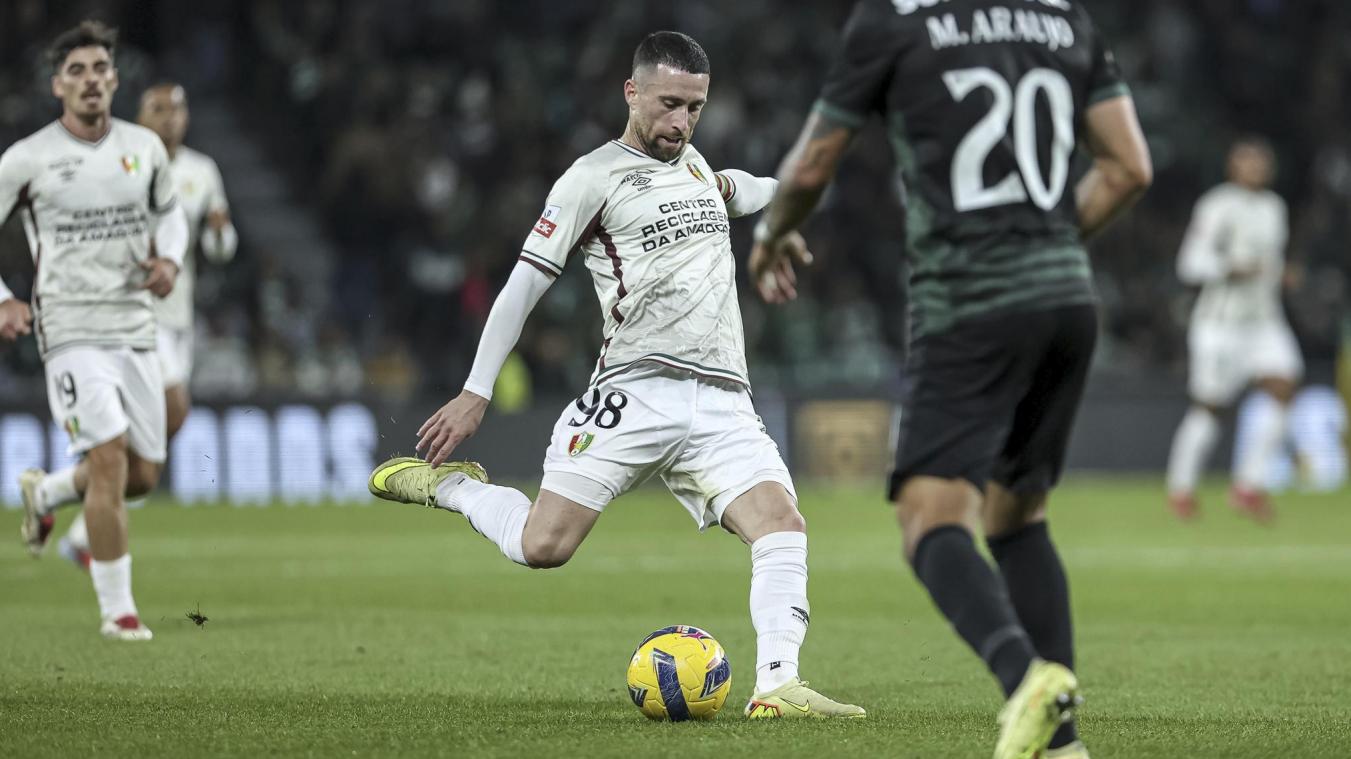 <p>In der laufenden Saison erzielte der Mittelstürmer sechs Tore für CF Estrela Amadora.</p>