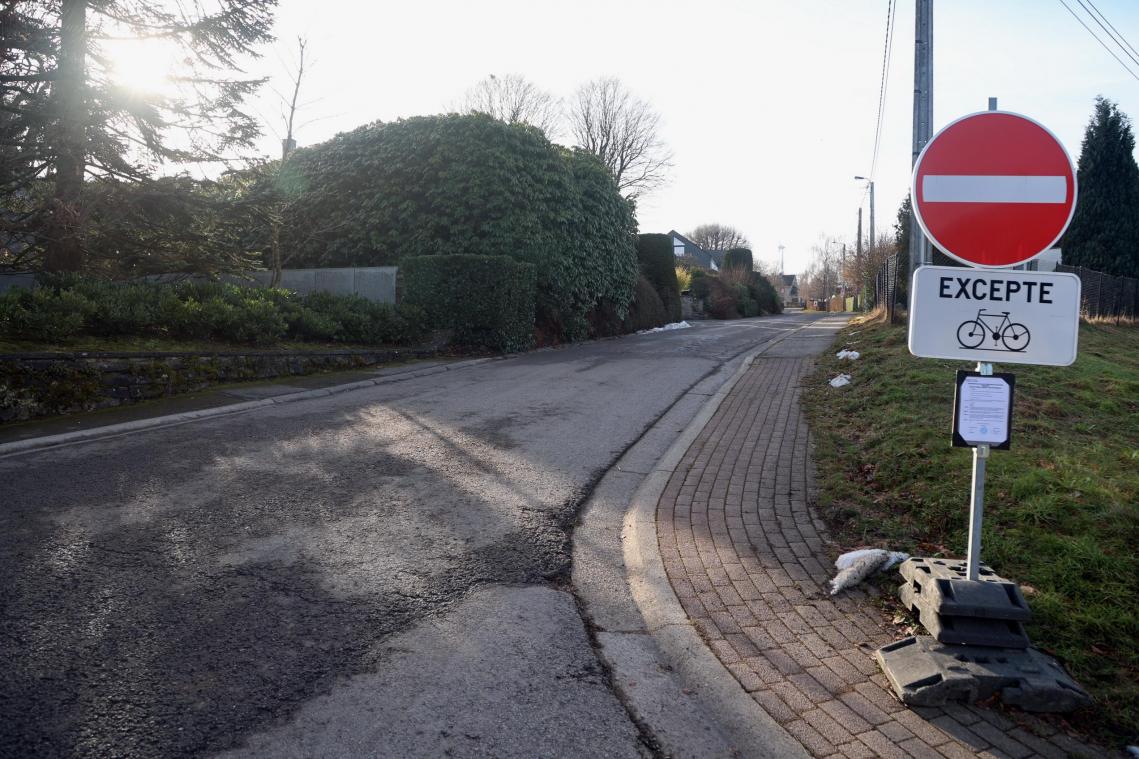 <p>Aus dem Provisorium wird eine definitive Einbahnstraße am Athenäum in Weismes.</p>