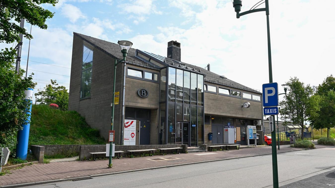 <p>Die Erklärung für das vergleichsweise schlechte Abschneiden des Eupener Bahnhofs in SachenZugpünktlichkeit liefert die SNCB: Eupen liegt schlichtweg am Ende einer Bahnlinie. Zudem sei ein Teil der Strecke nur eingleisig.</p>