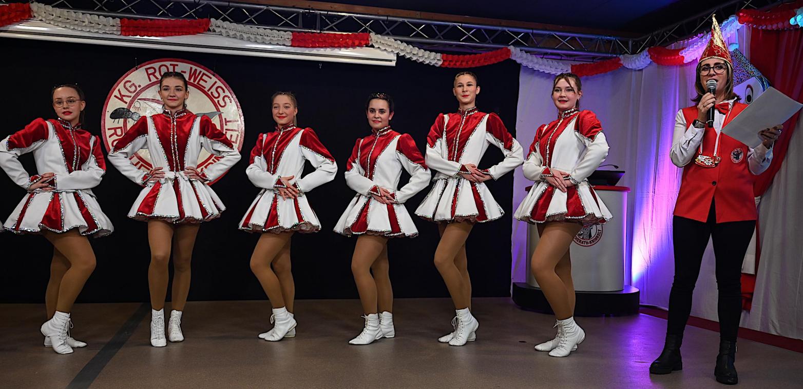 <p>Moderatorin Rieke Gillessen durfte tolle Auftritte in der „Lachenden Böschäsel Arena“ ankündigen.</p>