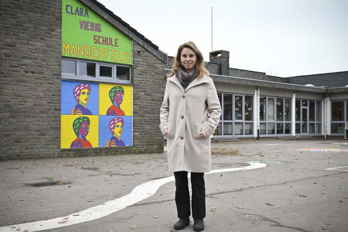 <p>Mit großer Vorfreude blickt Sandra Roggenkamp auf ihre neue Aufgabe als Schulleiterin des Schulzentrums Manderfeld–Rocherath–Wirtzfeld.</p>
