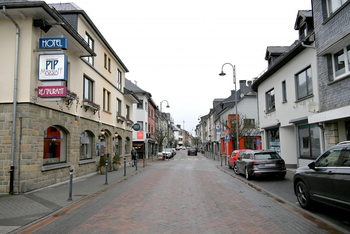 <p>Vorbehaltlich einer Zustimmung der Behörden will die Stadt St.Vith im Frühjahr über mehrere Monate eine Einbahnverkehrsregelung in der Hauptstraße testen.</p>