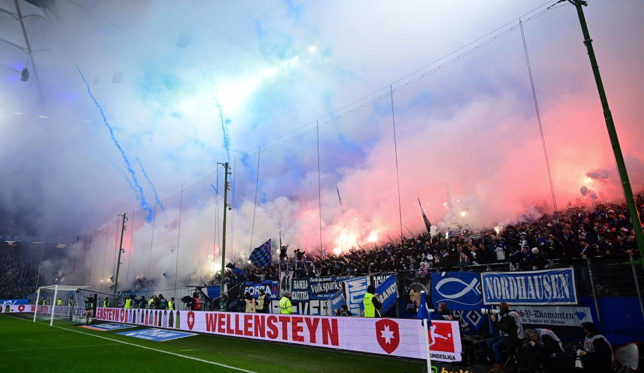 <p>Im Nordderby gegen Bremen brannten die HSV-Fans ordentlich was ab.</p>