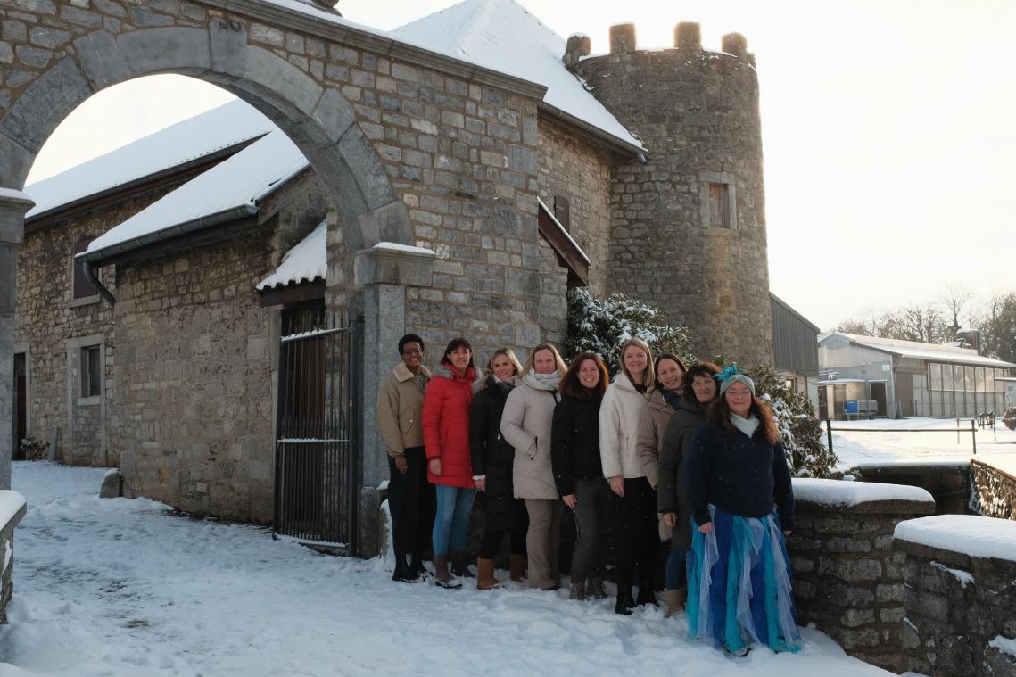 <p>Zehn Frauen haben sich zur Gruppe„De Jubelprümmcher“ zusammengeschlossen und übernehmen in Raeren die Organisation des Altweiberkarnevals. Auf dem Foto fehlt Norma Kooy.</p>