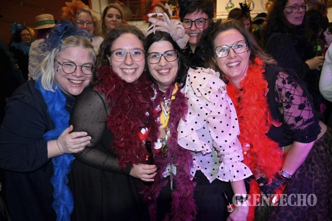 <p>Möhnendonnerstag in Grüfflingen</p>
