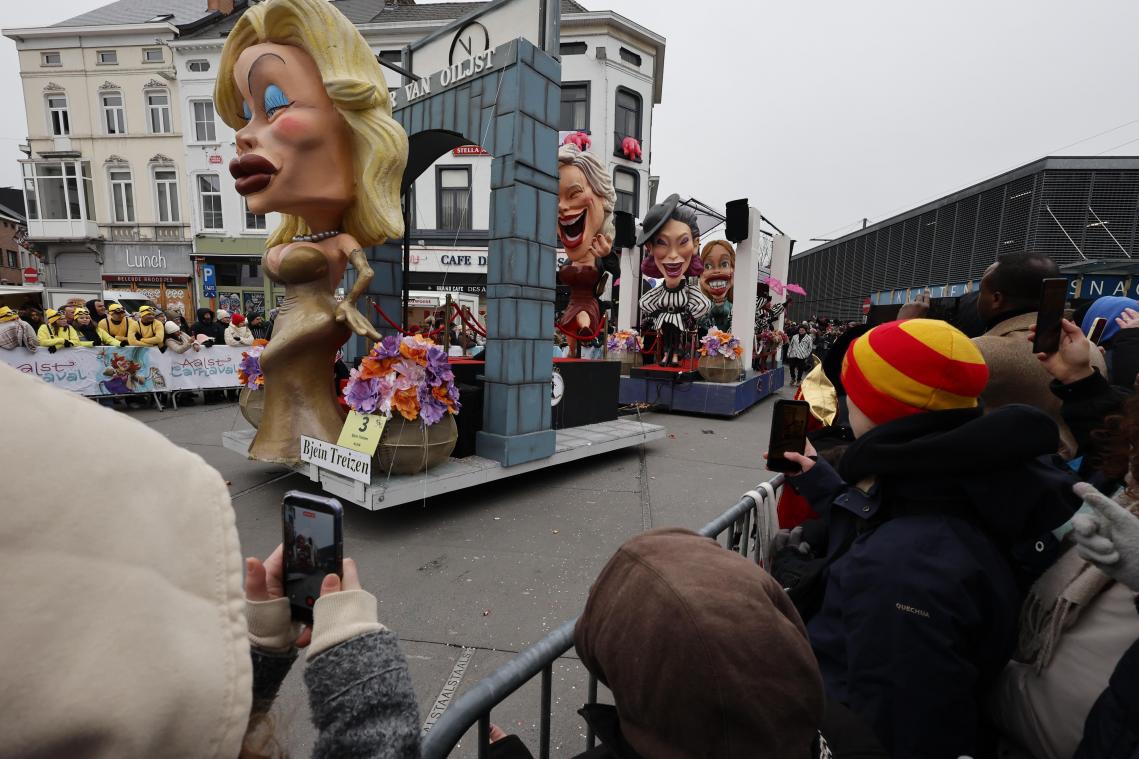 <p>Beim Umzug in Aalst hat sich am Sonntag ein Unglück ereignet.</p>