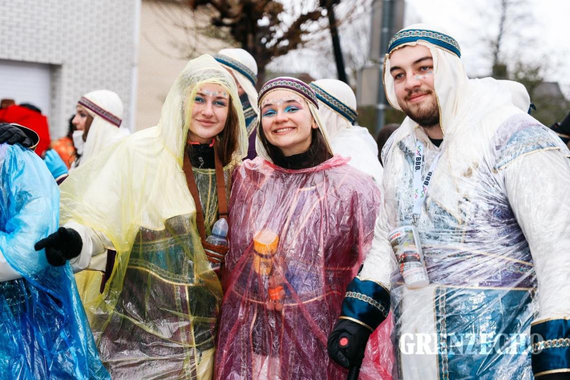 <p>Rosenmontagszug in Kelmis [Teil 1]</p>
