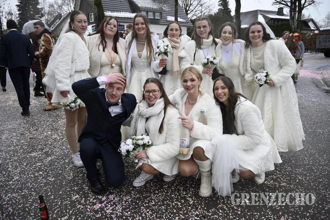 <p>Rosenmontagszug in Bütgenbach [Teil 3]</p>
