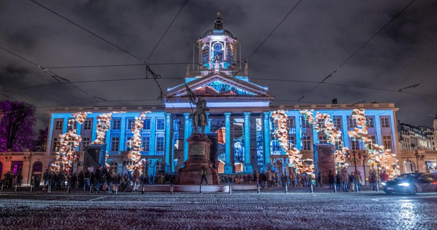 <p>Spektakuläres Lichtmapping auf dem Place Royale: Beim „Bright Brussels“-Festival verwandelten internationale Künstler den historischen Platz in eine farbenprächtige Bühne aus Licht und Projektionen.</p>