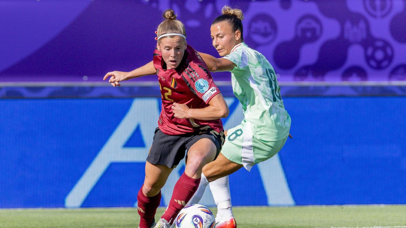 <p>Verteidigerin Laura Deloose (links) beendet ihre Karriere bei den Red Flames.</p>