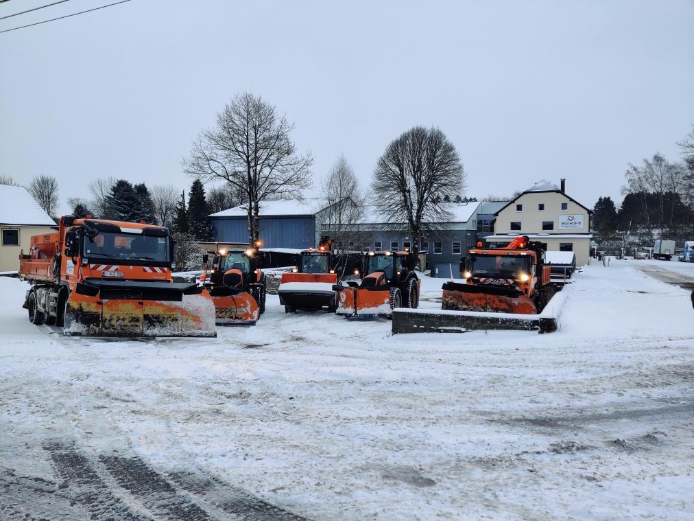 <p>Allzeit zum Einsatz bereit: Der Winterdienst der Gemeinde Bütgenbach verfügt über Fahrzeuge in verschiedenen Größenordnungen, um die Straßen von Schnee und Eis zu befreien.</p>