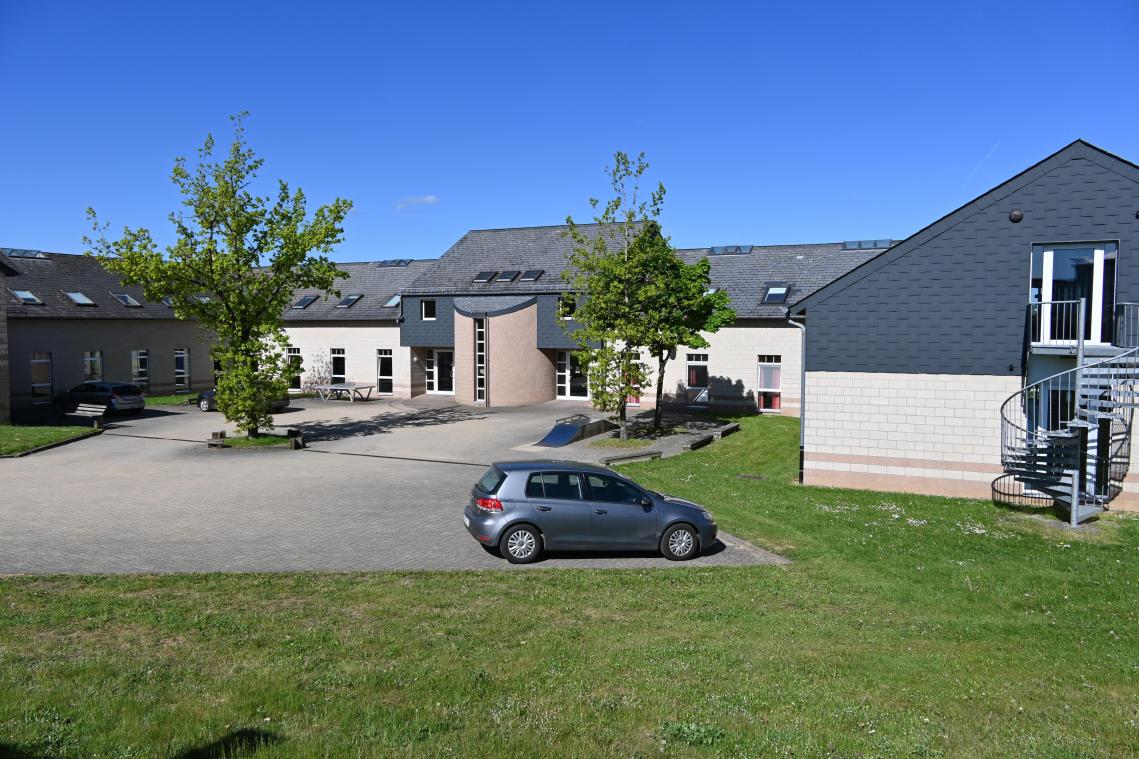 <p>Das aktuelle Internatsgebäude auf dem Gelände des Bischöflichen Schule wurde 1999 bezogen und bietet insgesamt 115 Plätze.</p>