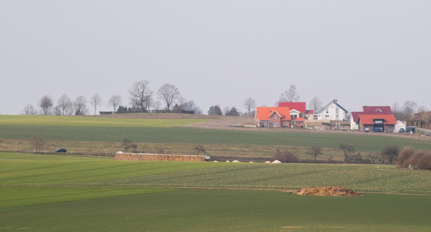 <p>Die Flächen, auf denen noch Wohnraum entstehen könnte, nehmen ab. Mit 9.701 Hektar besitzt die Provinz Limburg die größte potenzielle Baufläche in Flandern.</p>