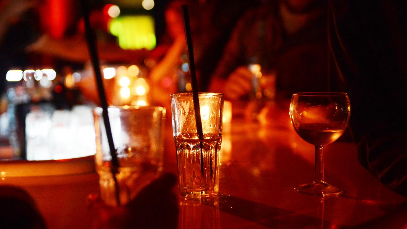 <p>Auf Plattformen wie Instagram werden alkoholische Getränke oft als Lifestyle-Produkt inszeniert – mit Einfluss auf Konsum und Wahrnehmung, insbesondere bei jungen Menschen.</p>