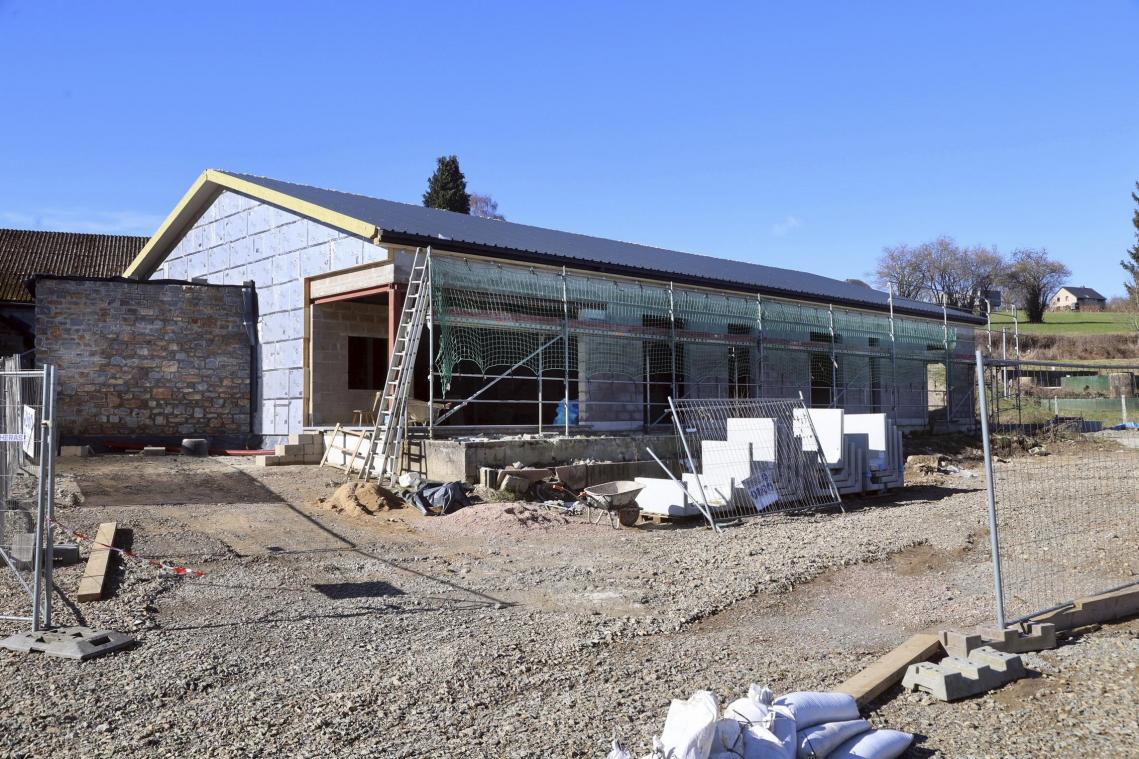 <p>Der Dorfsaal in Ondenval nimmt konkrete Formen an.</p>