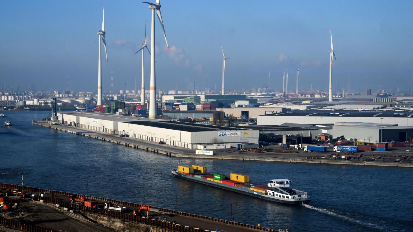<p>Der Hafen von Antwerpen wird in wenigen Jahren militärisch deutlich besser abgesichert sein als bisher.</p>