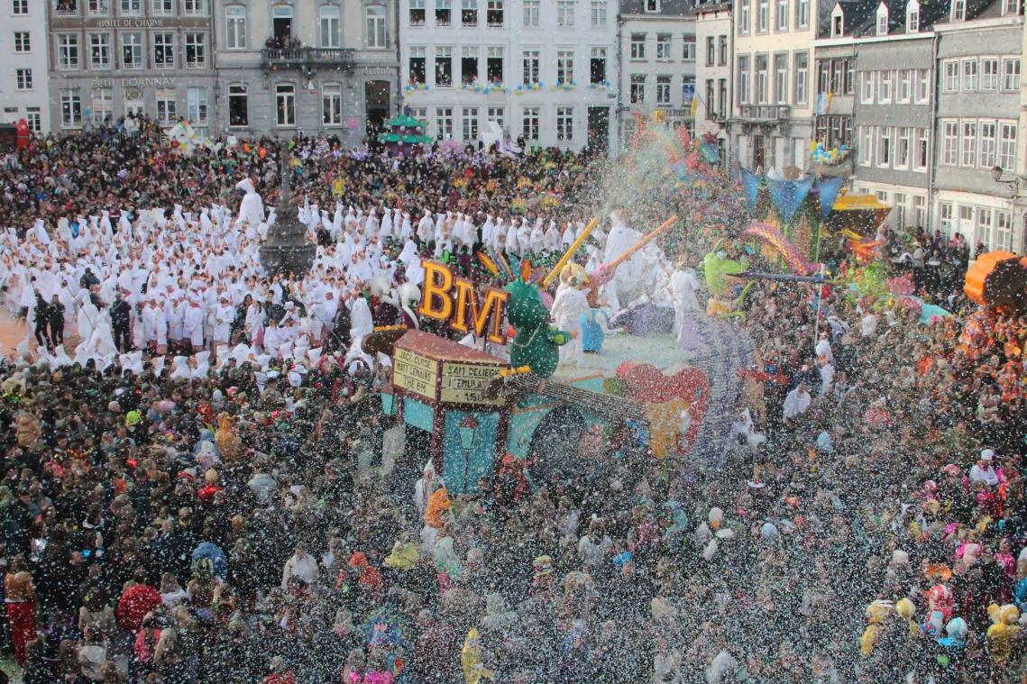 <p>Höhepunkt des Laetare-Umzugs am Sonntag ist der Rundtanz auf dem historischen Remaklus-Platz.</p>
